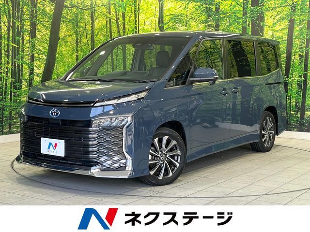 TOYOTA / VOXY HYBRID