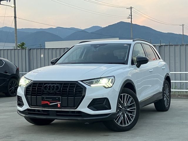 AUDI / AUDI Q3