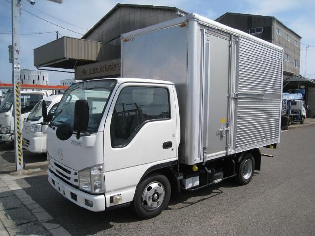 MAZDA / TITAN