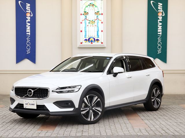 VOLVO / VOLVO V60 CROSS COUNTRY