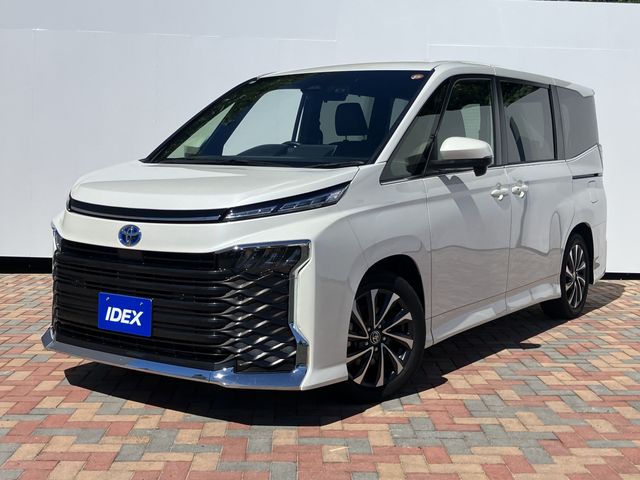 TOYOTA / VOXY HYBRID