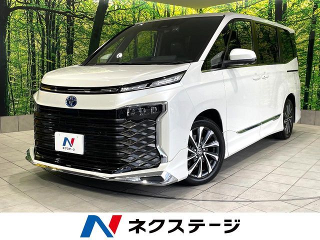 TOYOTA / VOXY HYBRID