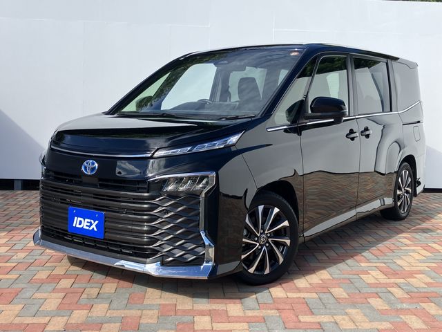 TOYOTA / VOXY HYBRID