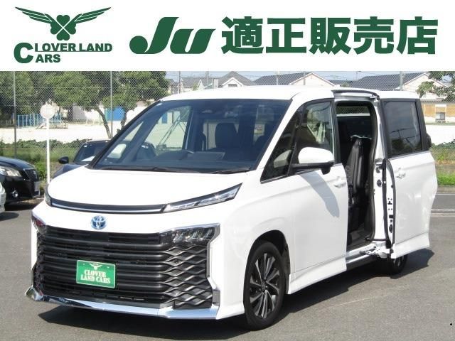 TOYOTA / VOXY HYBRID 4WD