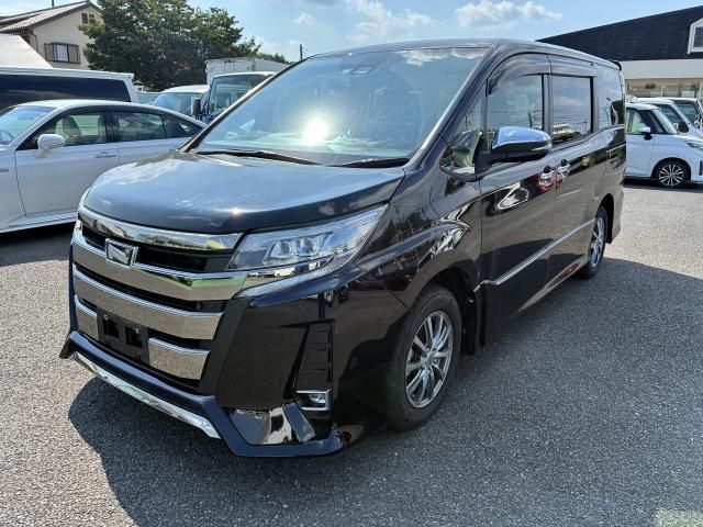 TOYOTA / NOAH
