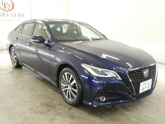 TOYOTA / CROWN sedan hybrid