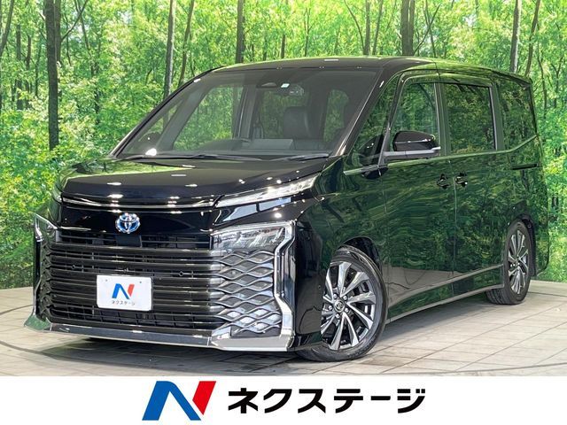 TOYOTA / VOXY HYBRID