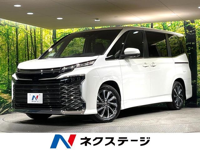 TOYOTA / VOXY HYBRID