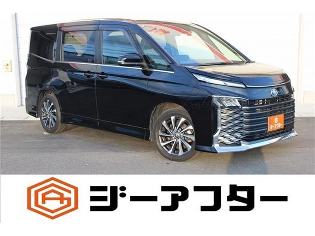 TOYOTA / VOXY HYBRID