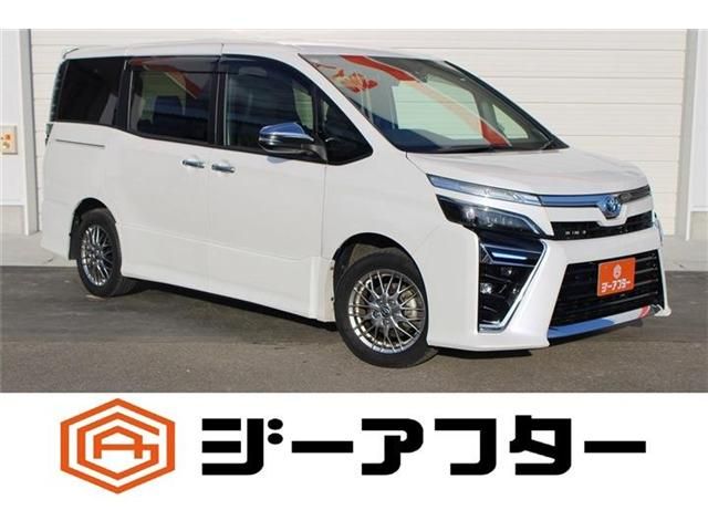 TOYOTA / VOXY HYBRID