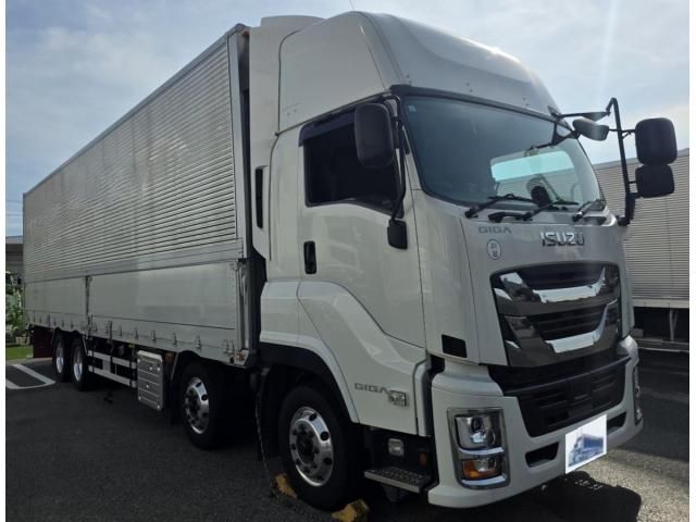 ISUZU / GIGA
