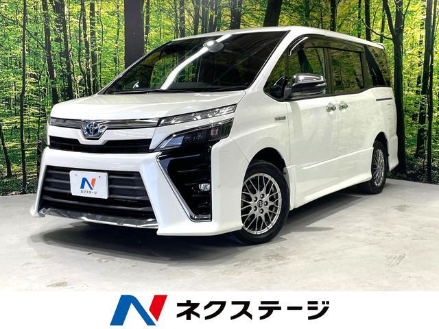 TOYOTA / VOXY HYBRID