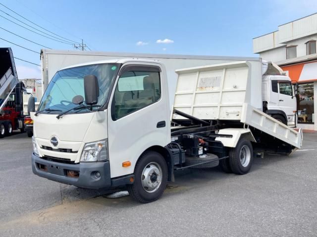 HINO / DUTRO