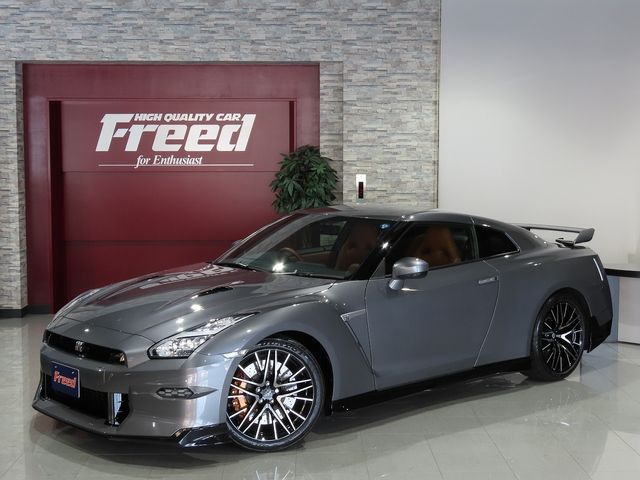 NISSAN / GT-R