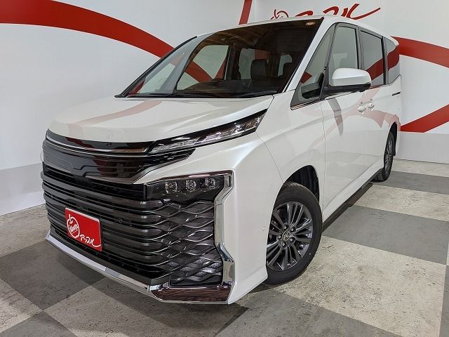 TOYOTA / VOXY HYBRID 4WD