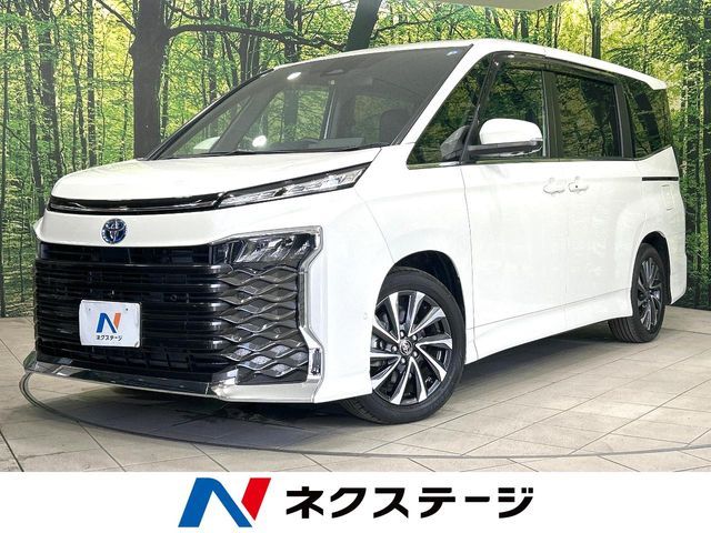 TOYOTA / VOXY HYBRID