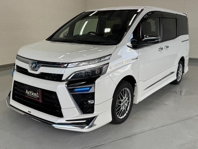 TOYOTA / VOXY HYBRID