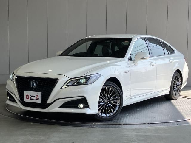 TOYOTA / CROWN sedan hybrid