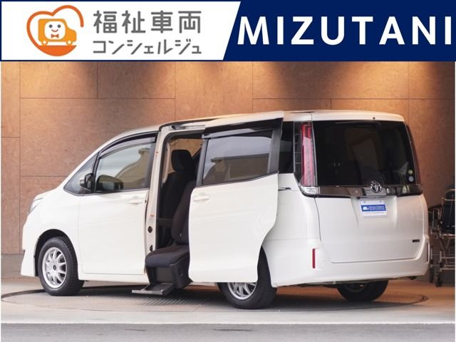 TOYOTA / NOAH