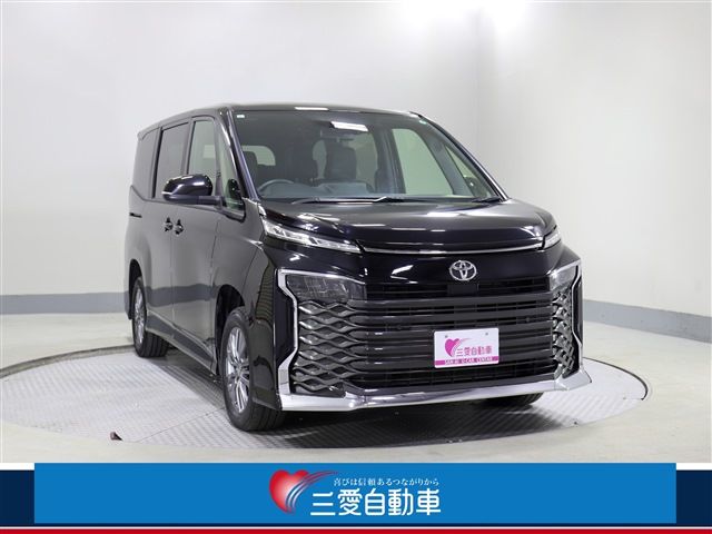 TOYOTA / VOXY 4WD