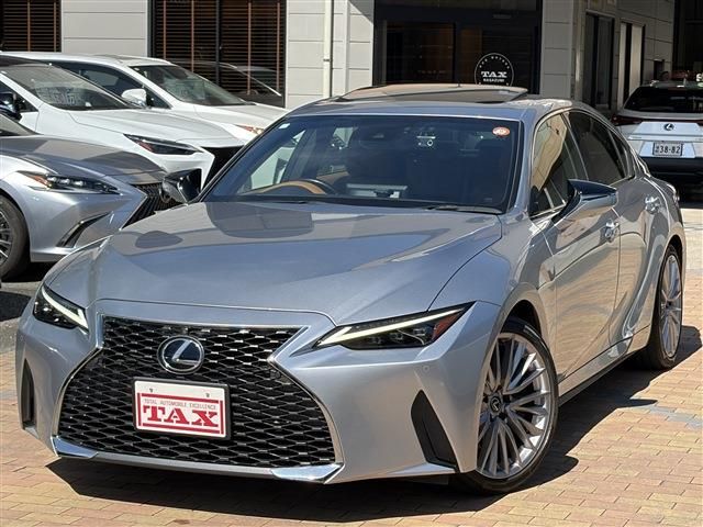 TOYOTA / LEXUS IS300h