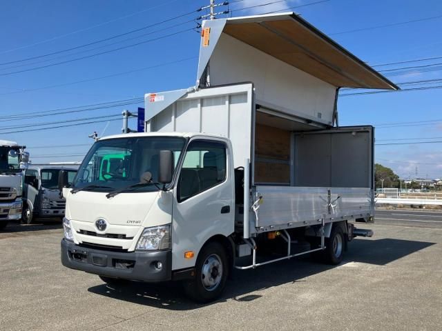 TOYOTA / DYNA