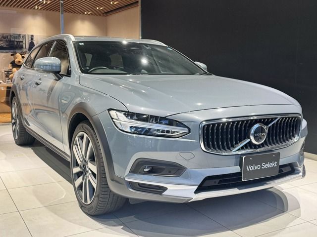 VOLVO / VOLVO V90