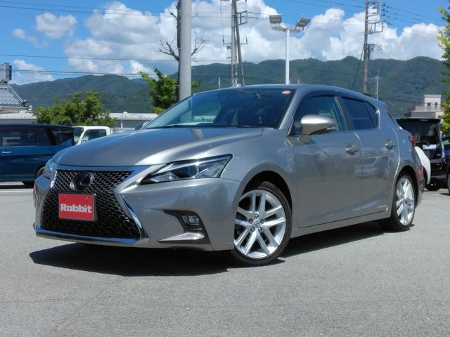TOYOTA / LEXUS CT200h