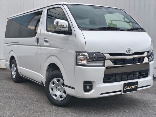 TOYOTA / HIACE van 4WD