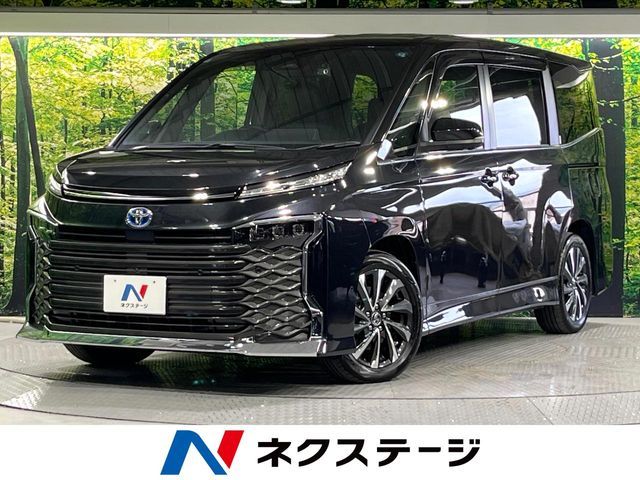 TOYOTA / VOXY HYBRID