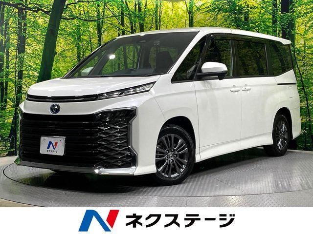 TOYOTA / VOXY HYBRID