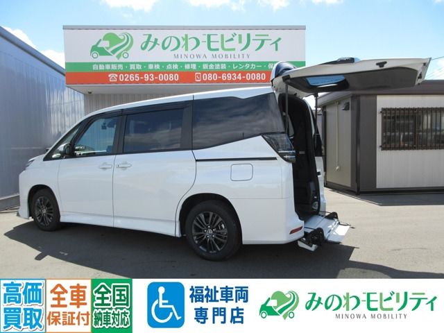 TOYOTA / VOXY HYBRID