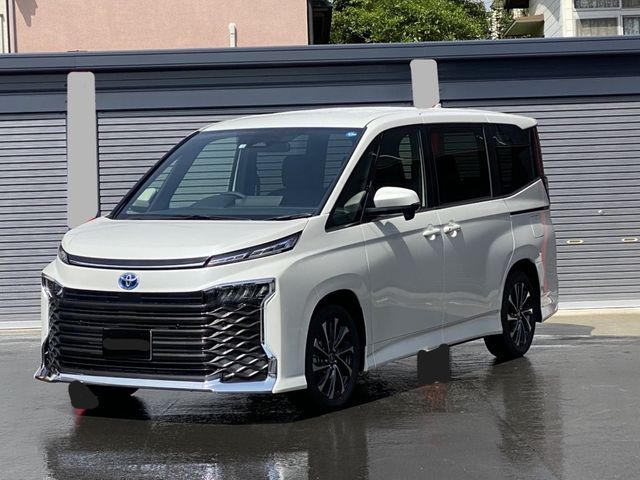 TOYOTA / VOXY HYBRID