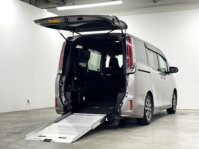 TOYOTA / ESQUIRE