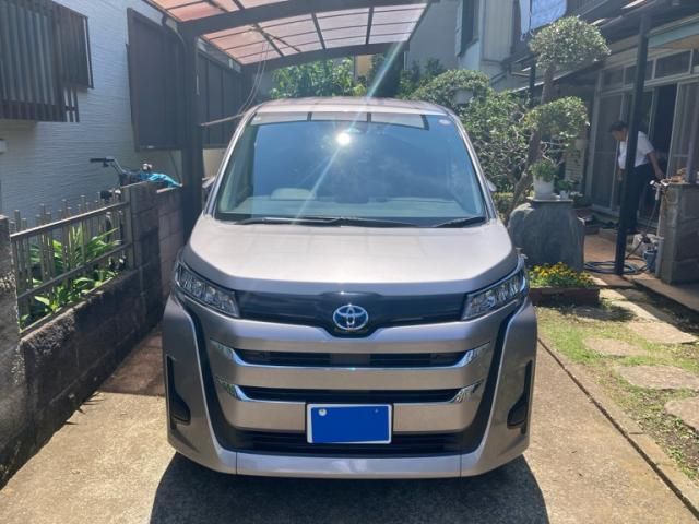 TOYOTA / NOAH HYBRID