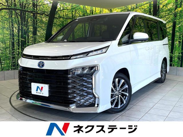 TOYOTA / VOXY HYBRID