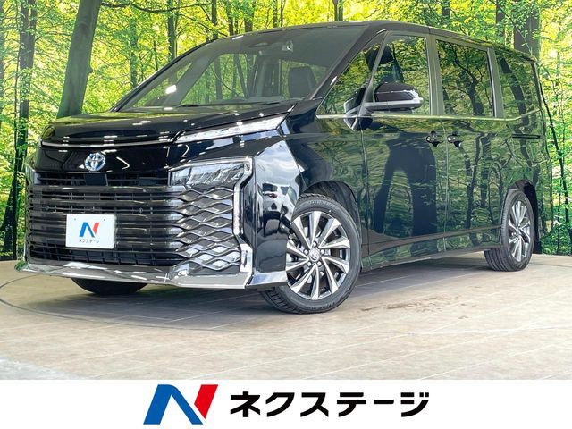 TOYOTA / VOXY HYBRID