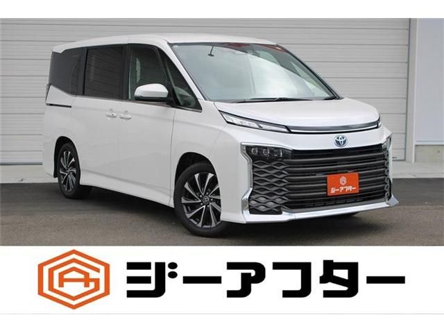 TOYOTA / VOXY HYBRID