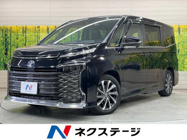 TOYOTA / VOXY HYBRID