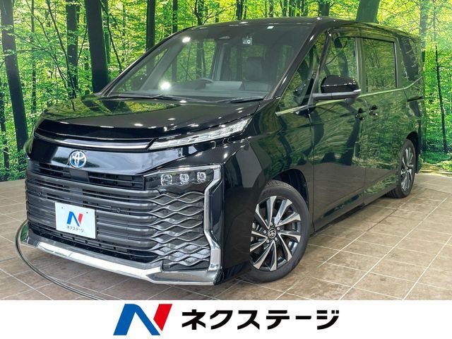 TOYOTA / VOXY HYBRID