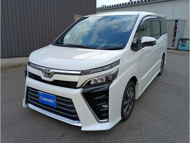 TOYOTA / VOXY