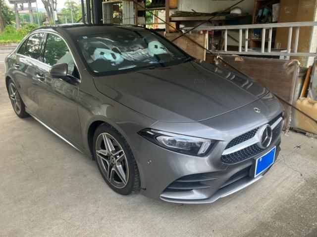 MERCEDES BENZ / MERCEDES BENZ A class sedan