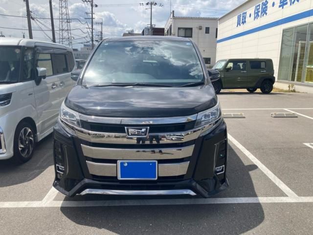 TOYOTA / NOAH