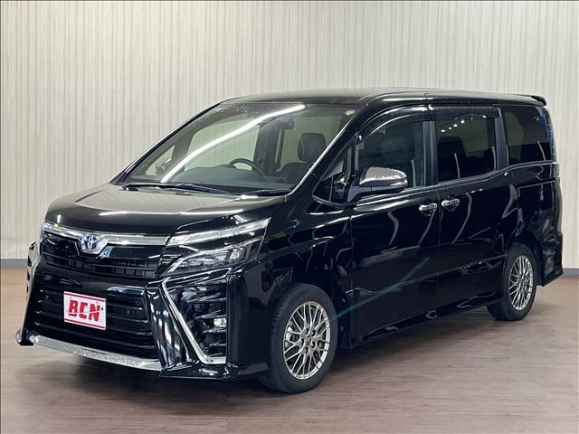 TOYOTA / VOXY HYBRID