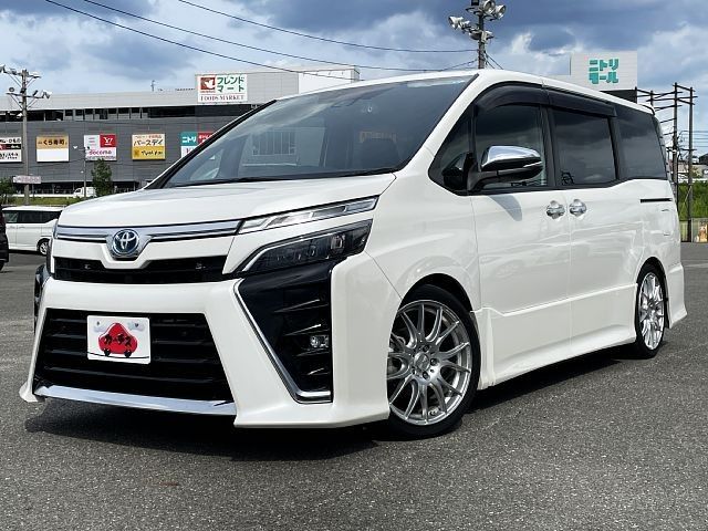 TOYOTA / VOXY HYBRID