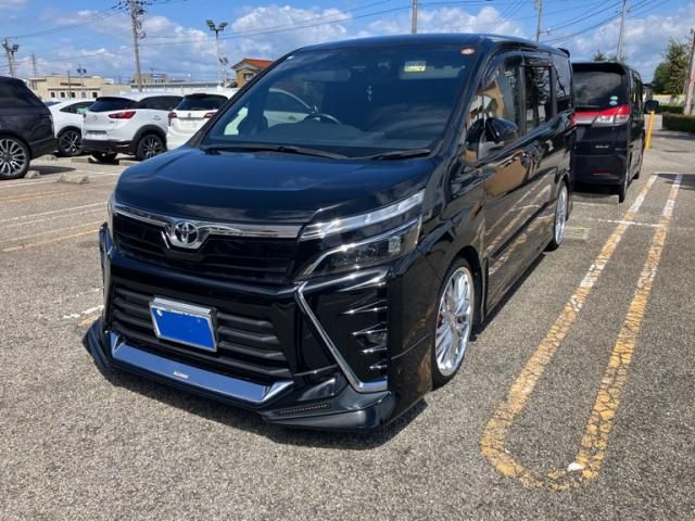 TOYOTA / VOXY