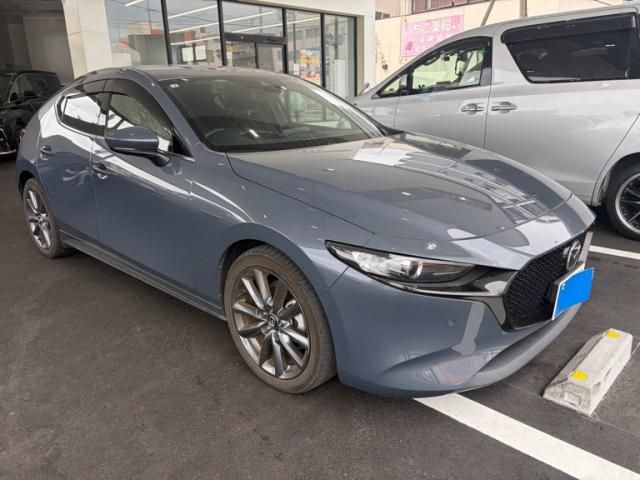 MAZDA / マツダ３ファストバック