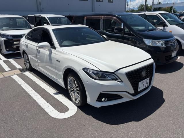 TOYOTA / CROWN sedan hybrid 4WD