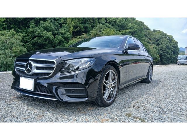 MERCEDES BENZ / MERCEDES BENZ E class sedan