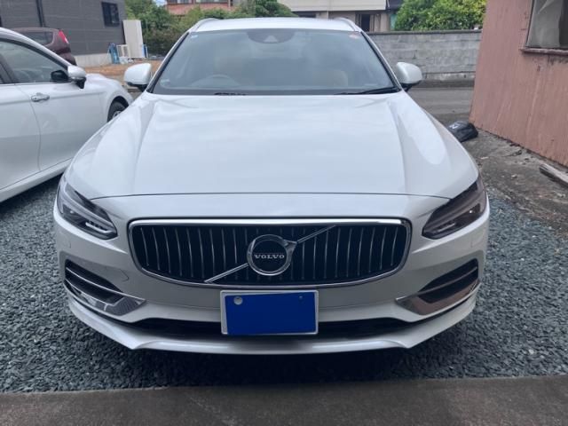 VOLVO / VOLVO V90
